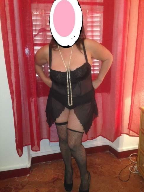 Sexy brunette à Marseille